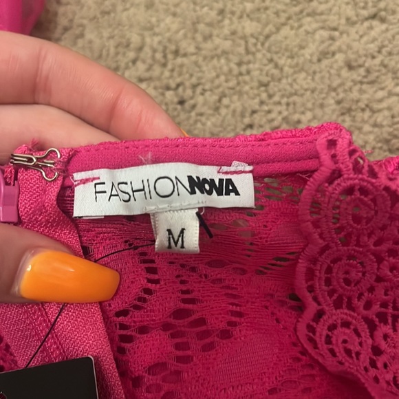 Pink lace romper - Picture 3 of 3